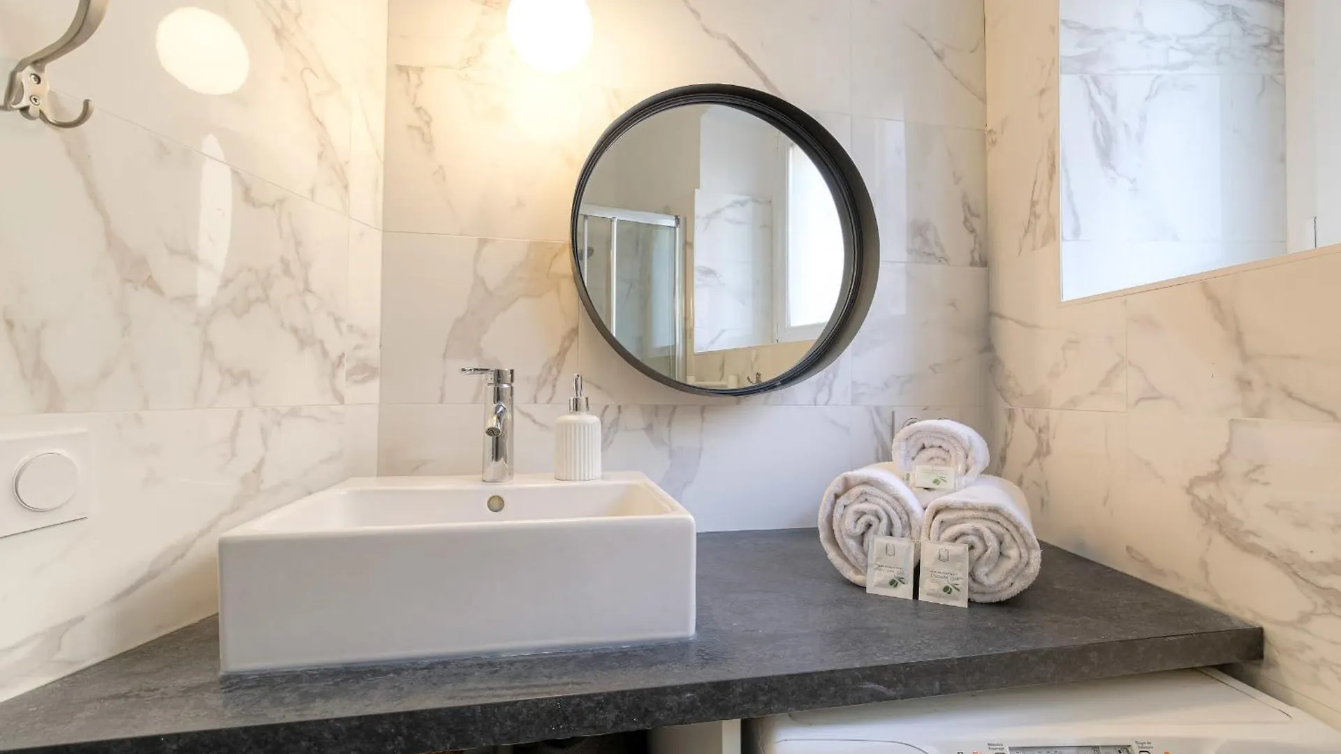 Cosy Et Design En Hypercentre Apartment Lyon